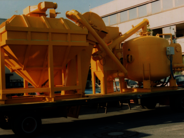 Передвижная установка подготовки абразивного материала на трейлере, вариант 2